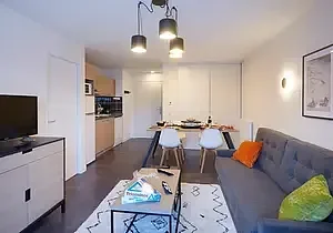 APARTMENT [6-8 PEOPLE]