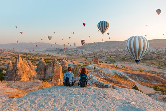 LEARN HOW TO TRAVEL MORE SUSTAINABLY