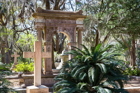 See the streets of Savannah in a whole new light on a Spooky Christmas Tour