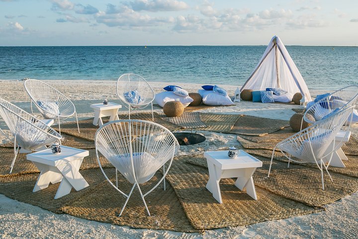 Meetings_NizucBeach_2