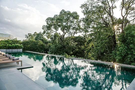 Arrive one night early in Siem Reap
