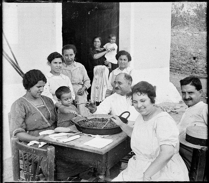 oldphotoPaella