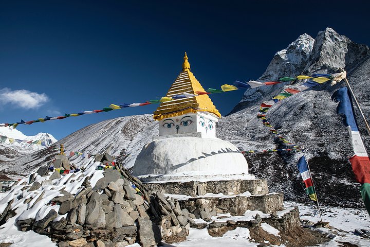 dingbochekookooclimbeverestnepal2lq