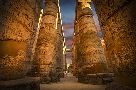 Explore the magnificent wonders in the ancient city of Thebes