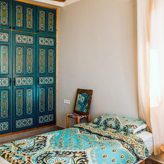 Twin & private rooms available