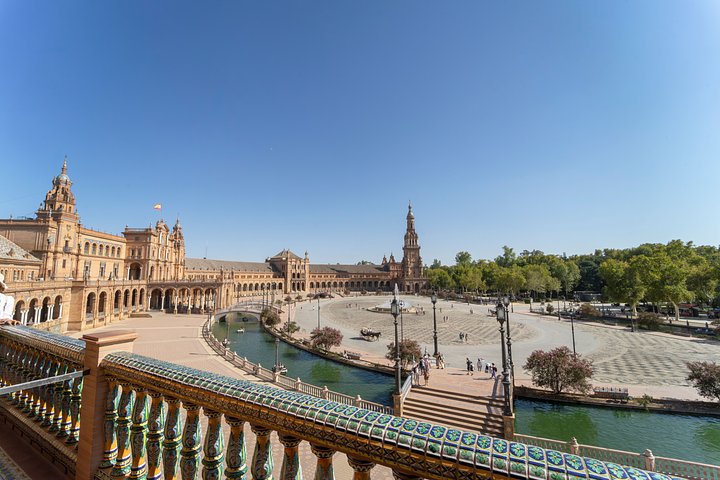 plazaespanainsevilleoneofthemostemblemati20250210063244utc