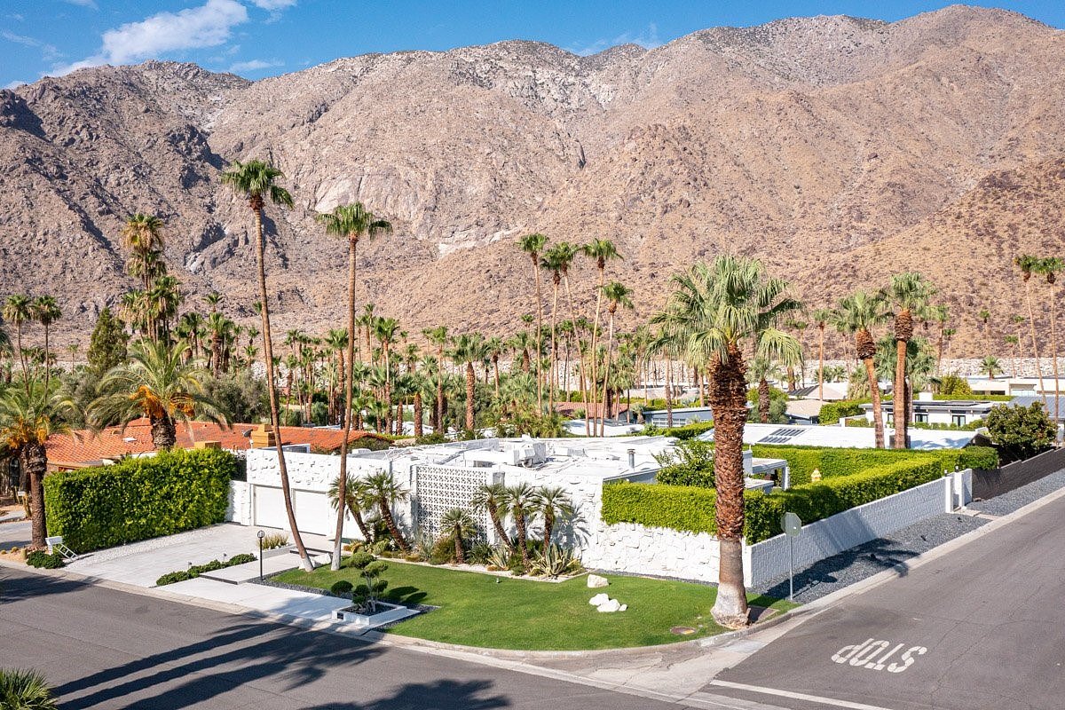Where Luxury Meets Love, an Idyllic Setting for Your Dream Wedding and Unforgettable Getaway.