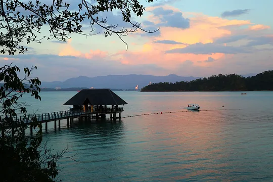 4 Day/3 Night Post-Trip Extension to Gaya Island - Private Room (Minimum 4 ladies)