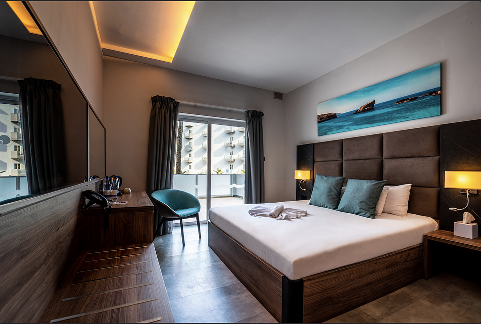 Superior Double Party Room (Terrace Pool View)