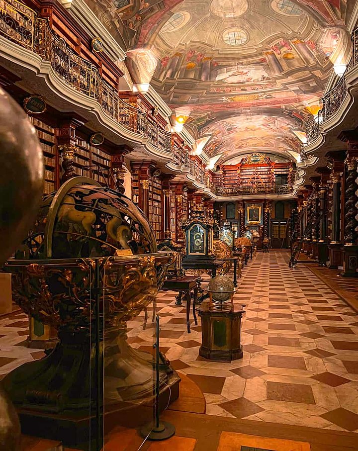 KlementinumLibraryPragueTour9