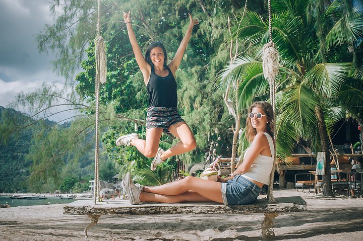 Travel girls beach paradise