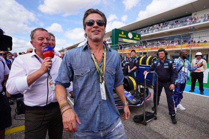 bradpittvisitswilliamsracingduringtheformula1newsphoto1666641186