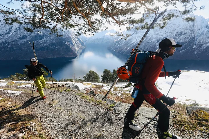 kookoo_travel_norway_ski_freeride_trip_45