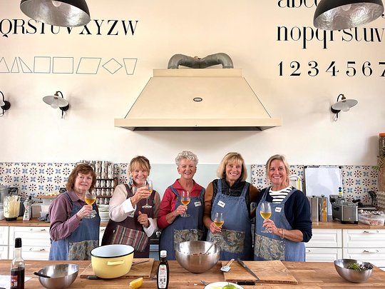 Create a delicious organic lunch with a Loire Valley chef
