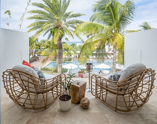 Pool/Garden View Junior Suite