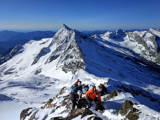 Certified UIAGM/IFMGA climbing guide