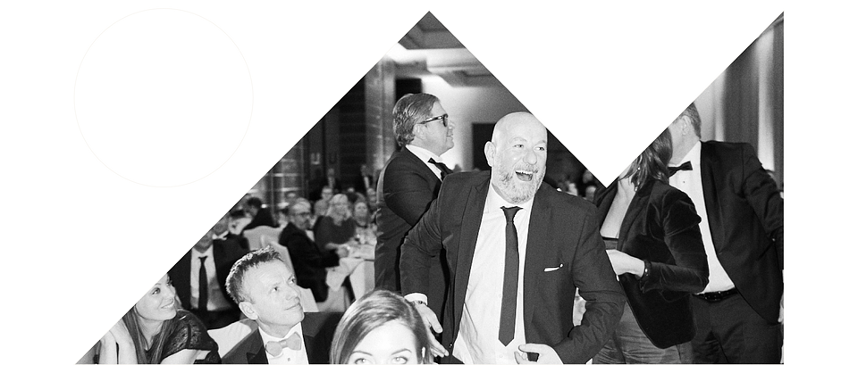 Group of people at the awards dinner of the european coffee symposium