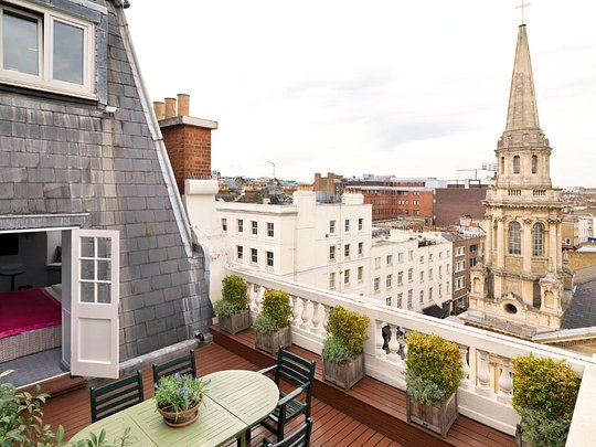 Stay June 7 in London - Private Room