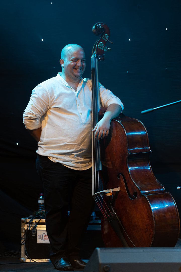 Carlos Figueira
