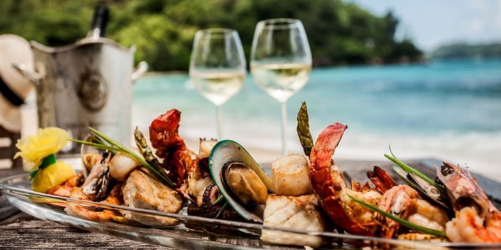 Food__Wine_New_Zealand_Travel_Guide_Marlborough_Winerist1000X500
