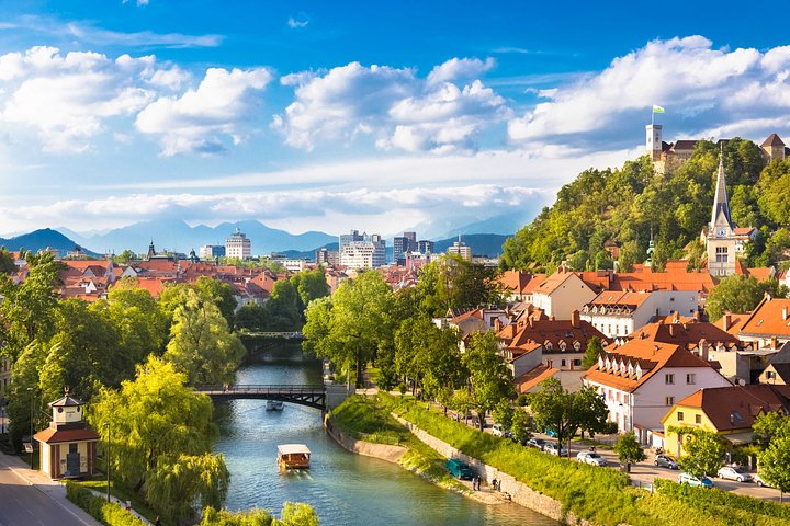 PanoramaofLjubljanaSloveniaEurope.494314515_4500x3000