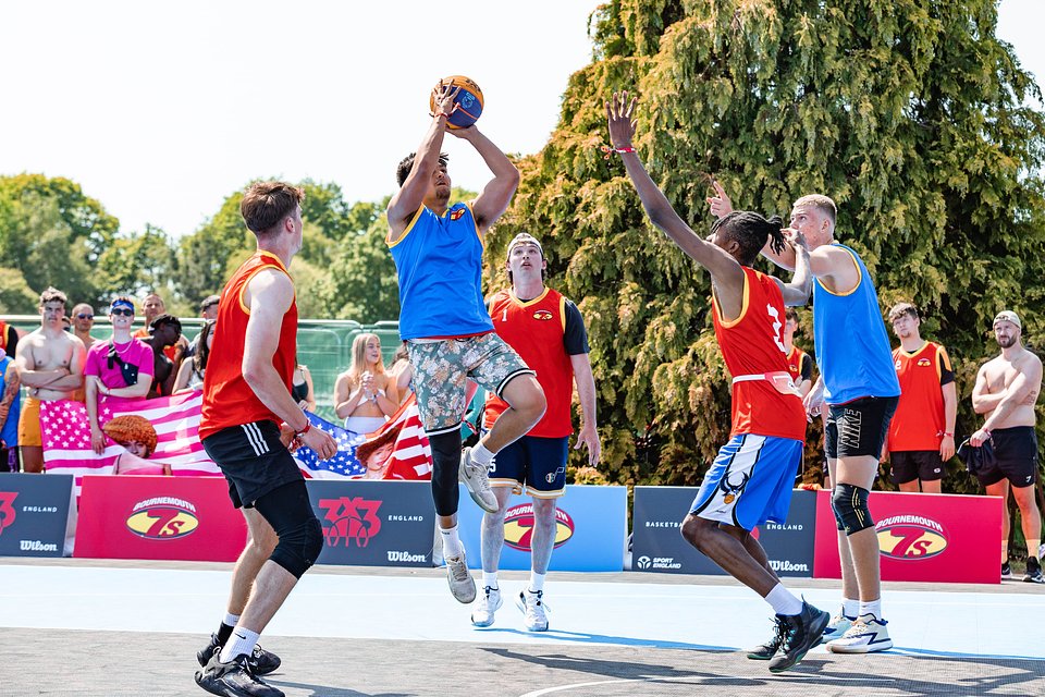 BASKETBALL