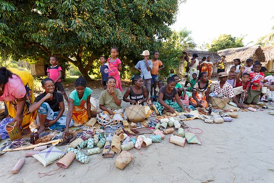 Visit a women’s association that creates handmade goods