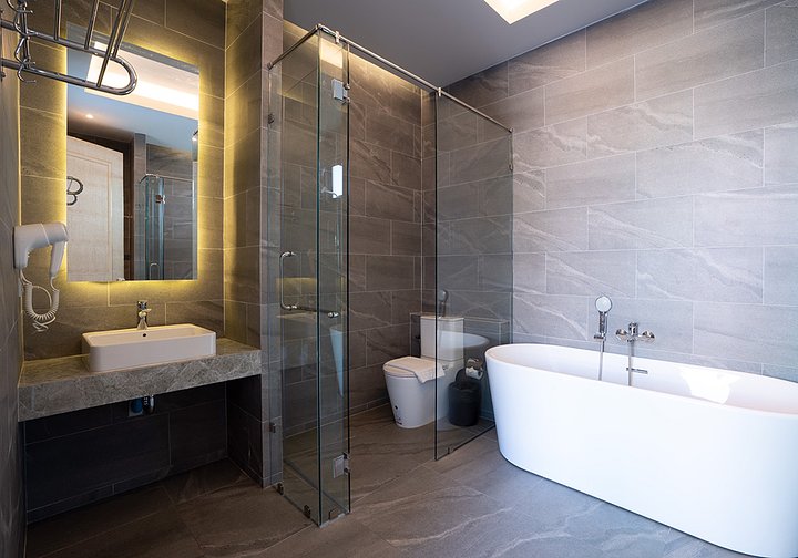 bathroom_2_bedrooms_pool_villa_phuket
