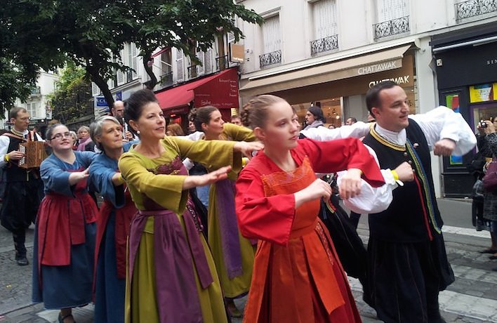 fetedesvendangesmontmartre201111