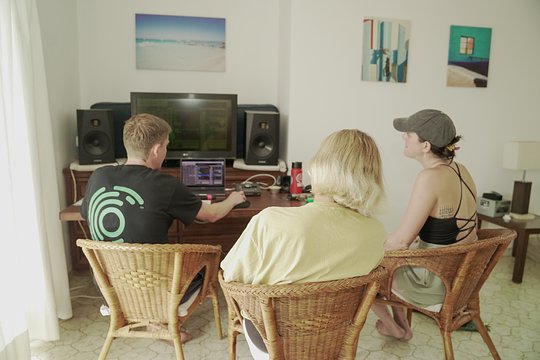 LOGIC PRO PRODUCTION.