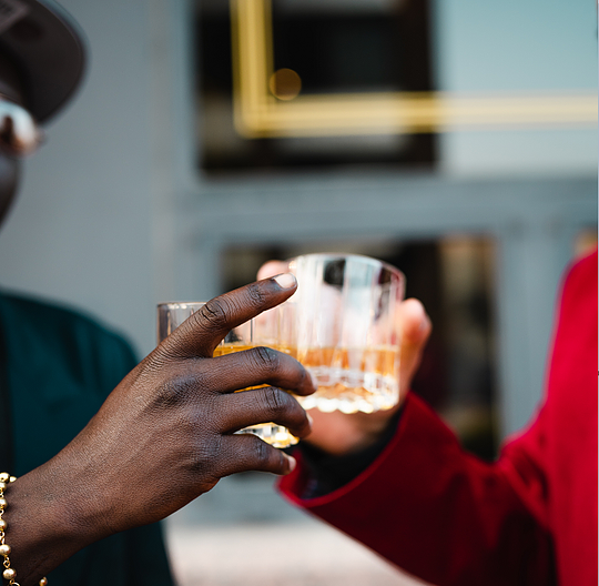 Learn about Parisan nightlife & culture