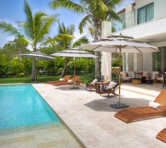 Private Villa Living