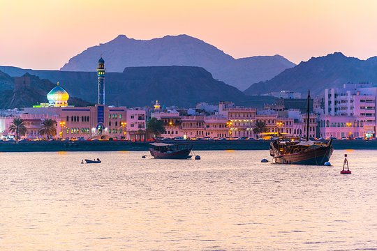 Cruise on a Dhow in Oman on the Optional Extension 