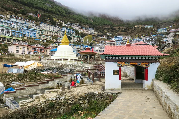 namchebazaarkookooclimbamadablam_11zon