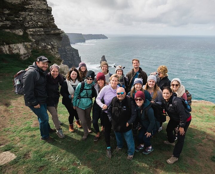 groupshotoncliffs