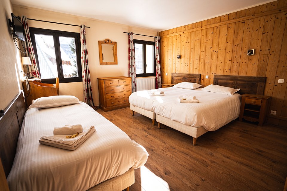 TRIPLE ROOM [3 PEOPLE]