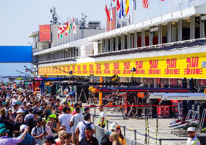F1Destinations_2022_Hungarian_GP_Pit_Lane_Walk018421024x722