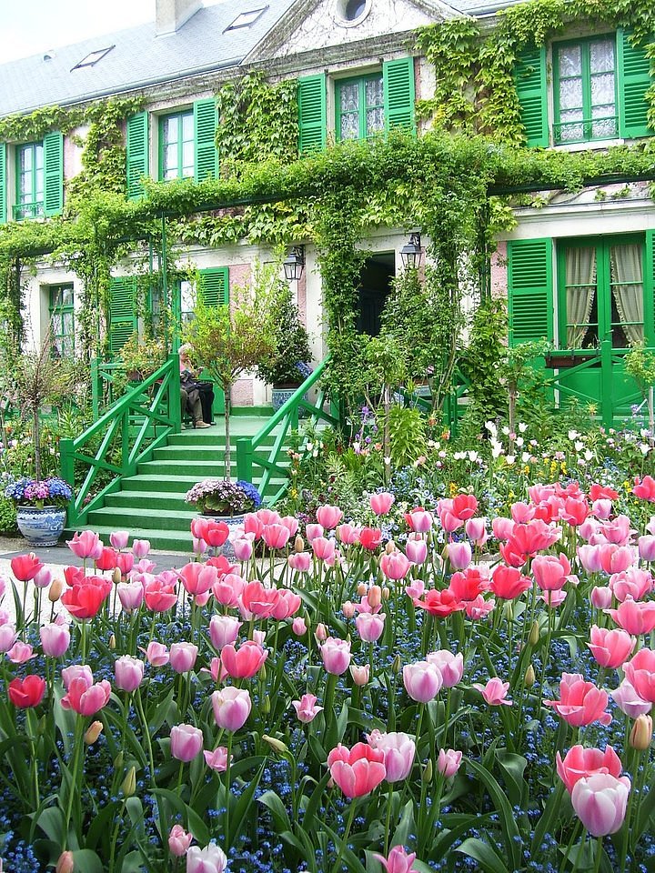GivernyGarden1Portrait
