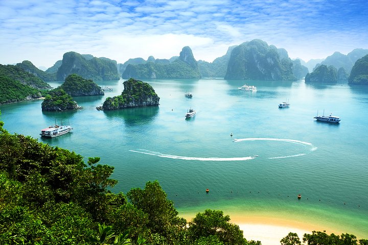 Vietnam Beach_Boats around Halong Bay