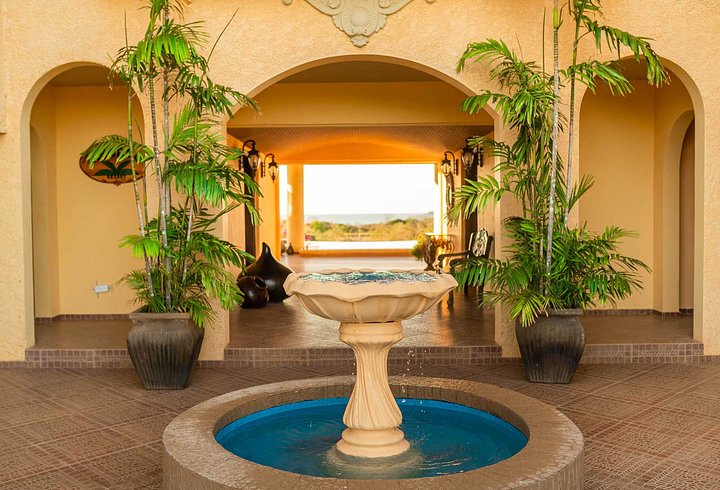 elregalohotelentryway