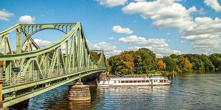 RivercruitepotsdamCecilienhoflakedistrictcruise