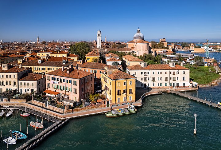 iStock2195883092