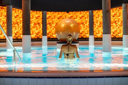 Luxuriate in Schoul's stunning outdoor & indoor pools and spa