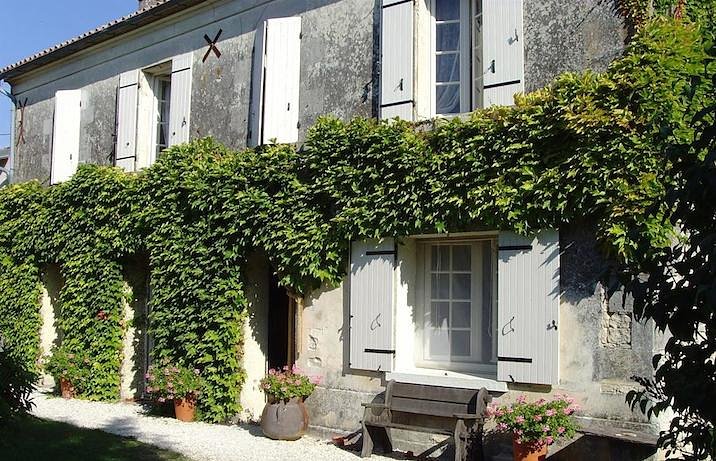 farmhousecognacfrenchholidaylettingownersdirect103337711_2400_180011