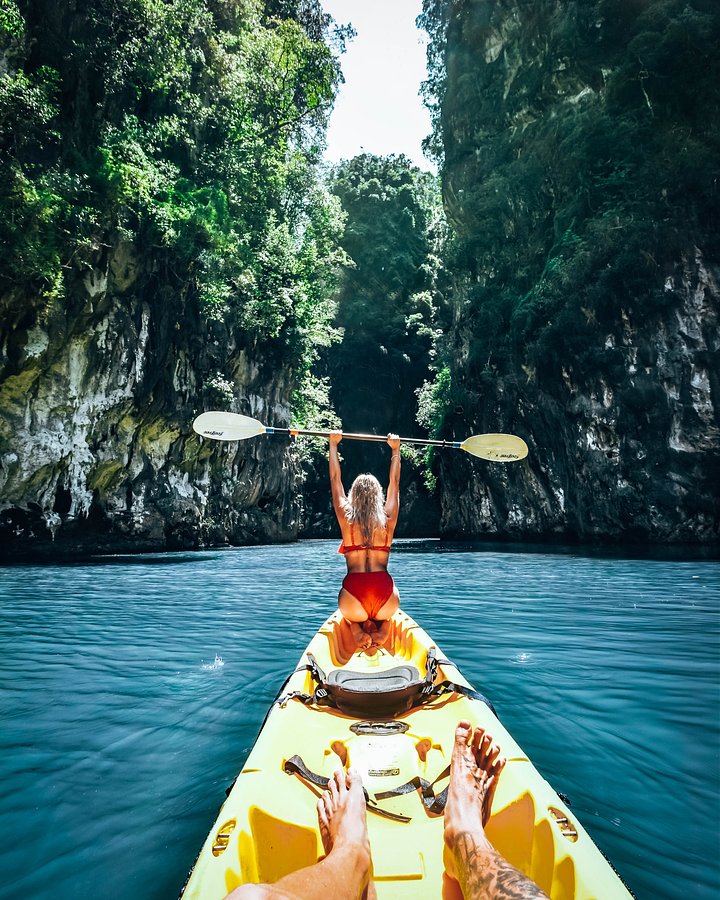 thialand tours_female solo traveller on a kayak