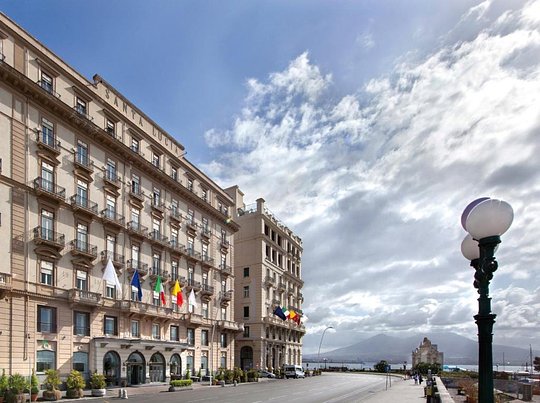 Arrive one day early in Naples -Shared Room (Price is Per Person; Both Guests Must Book)