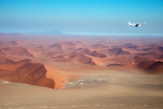 65-minute Scenic Flight (Minimum 2 ladies) 