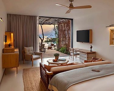 Sea View Junior Suite Pool Level