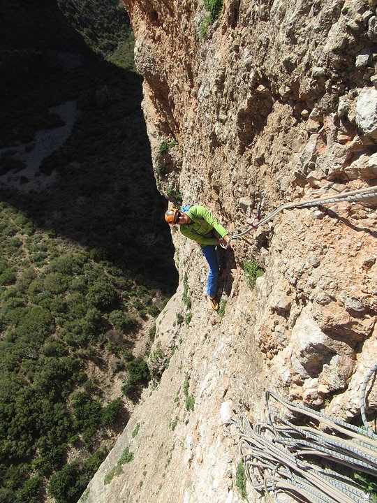 Vertical sustained climbs