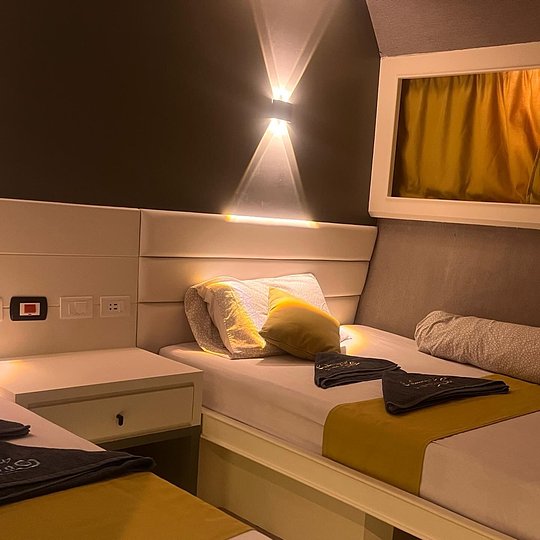 Cabin 3 (Lower Deck twin bed -En Suite)